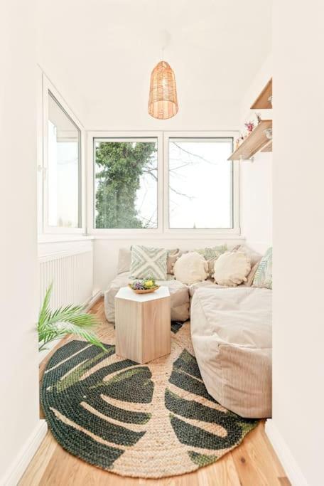 Cozy Apartment In Quiet Location, Fast Train Station 100M Away, Contactless Check-In Wina Bagian luar foto