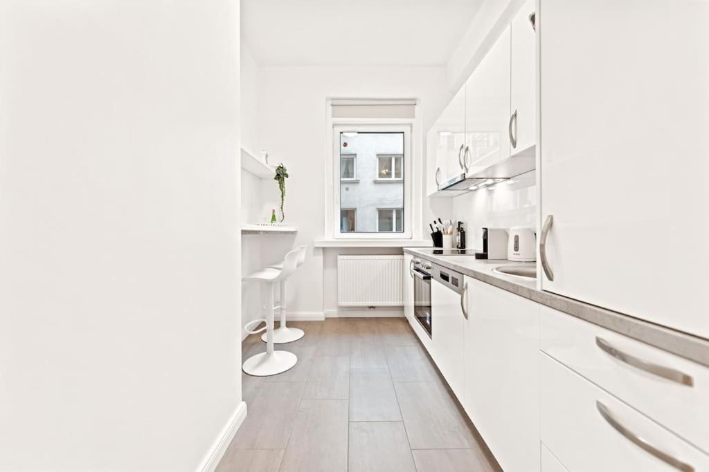 Cozy Apartment In Quiet Location, Fast Train Station 100M Away, Contactless Check-In Wina Bagian luar foto